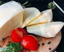 Сыр Сулугуни белый домашний слоёный
